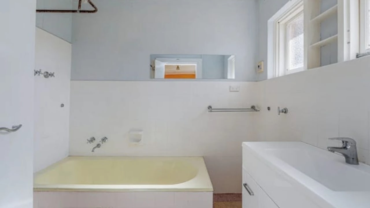 Room in a share house