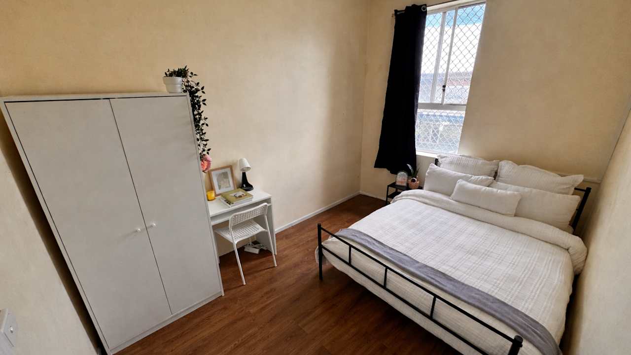 Whole property with 4 rooms for rent