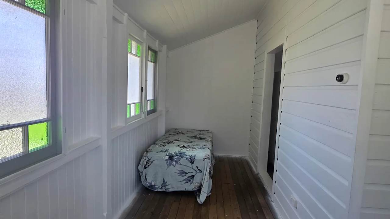 Room in a share house