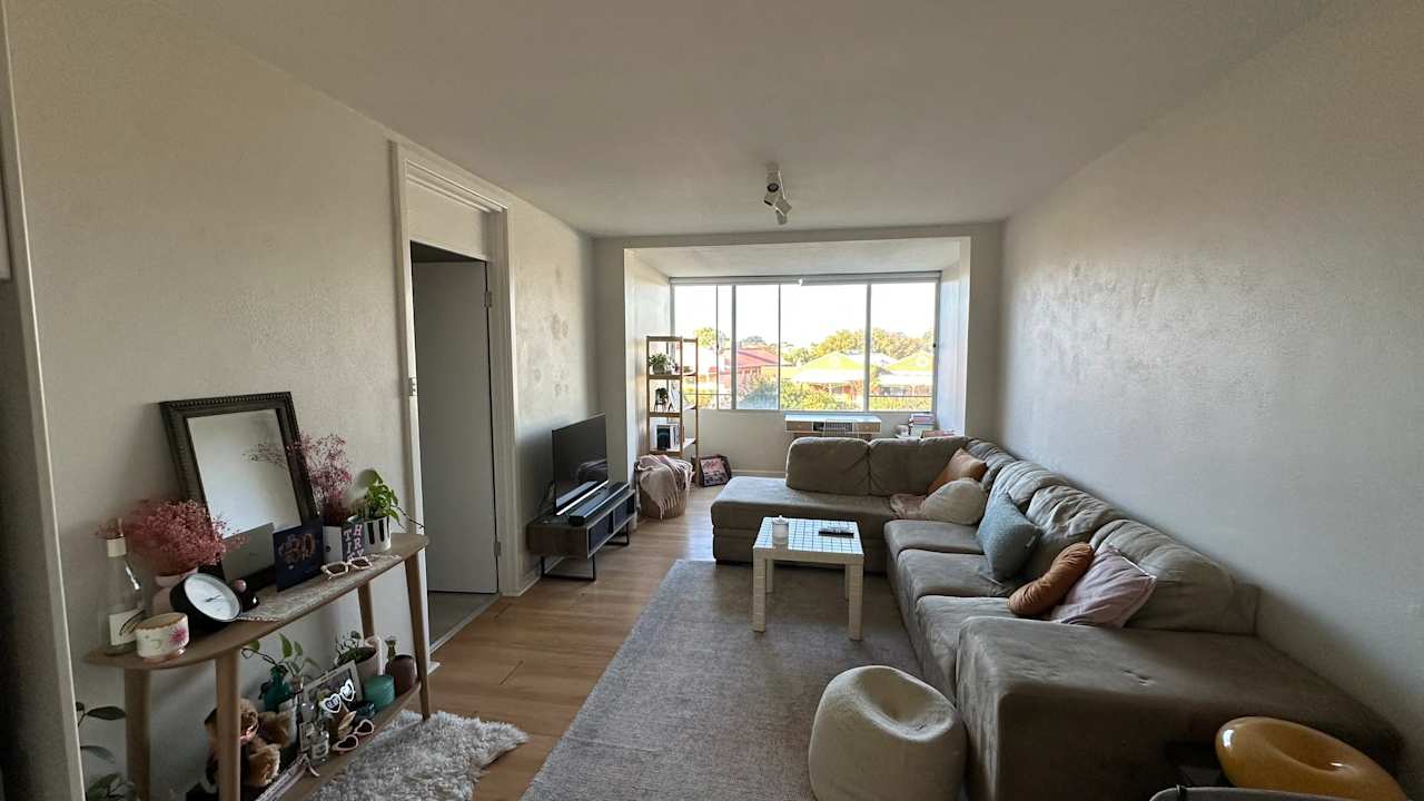 Unfurnished room in a flatshare