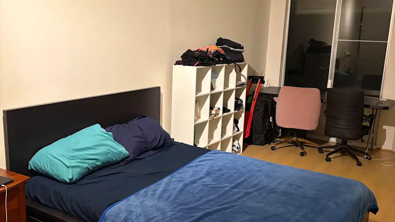 Furnished room in a flatshare