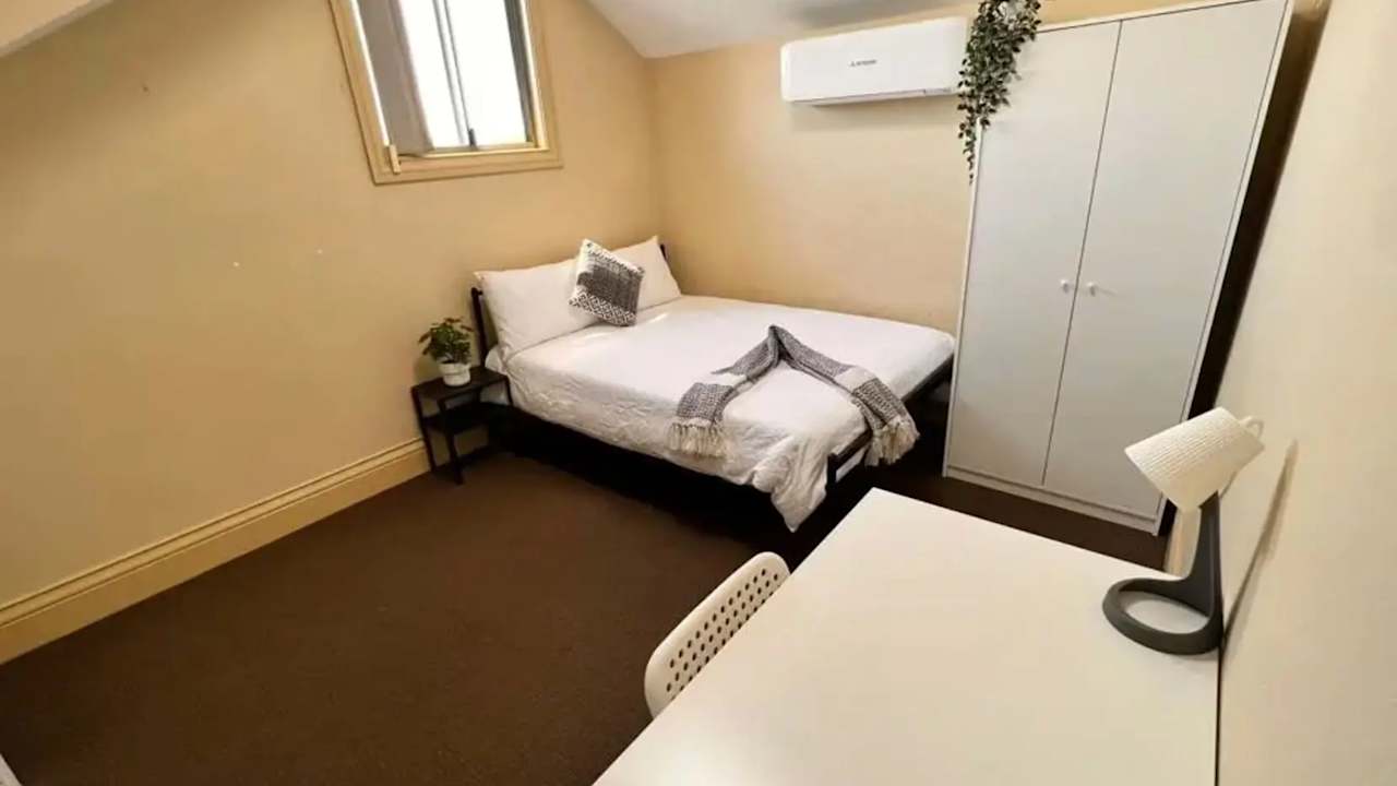 Furnished room in a share house