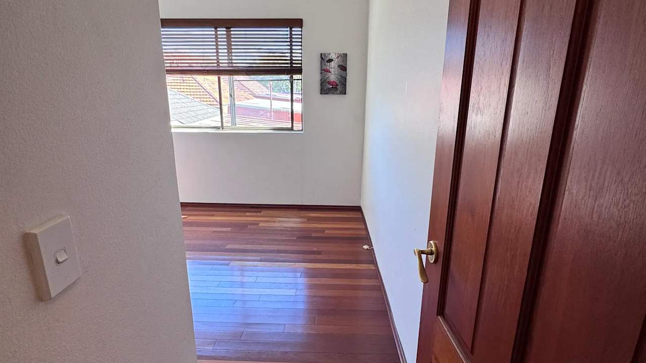 Unfurnished room in a flatshare