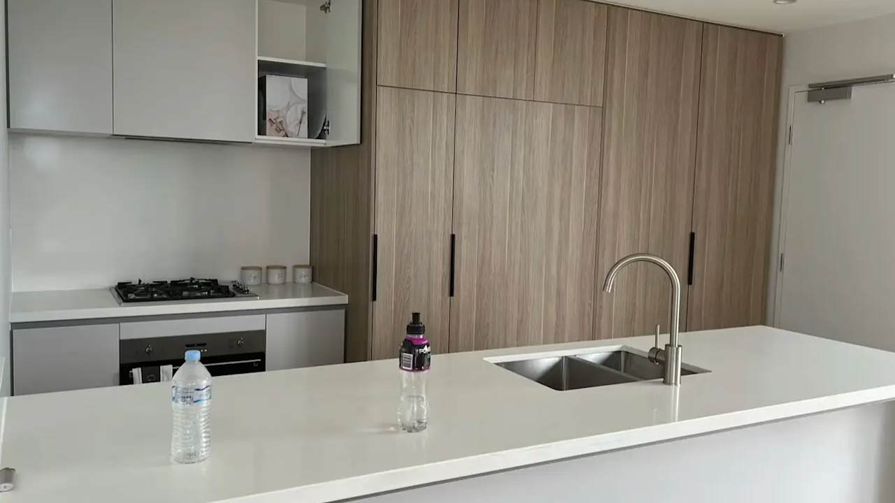 Unfurnished room with ensuite in a flatshare
