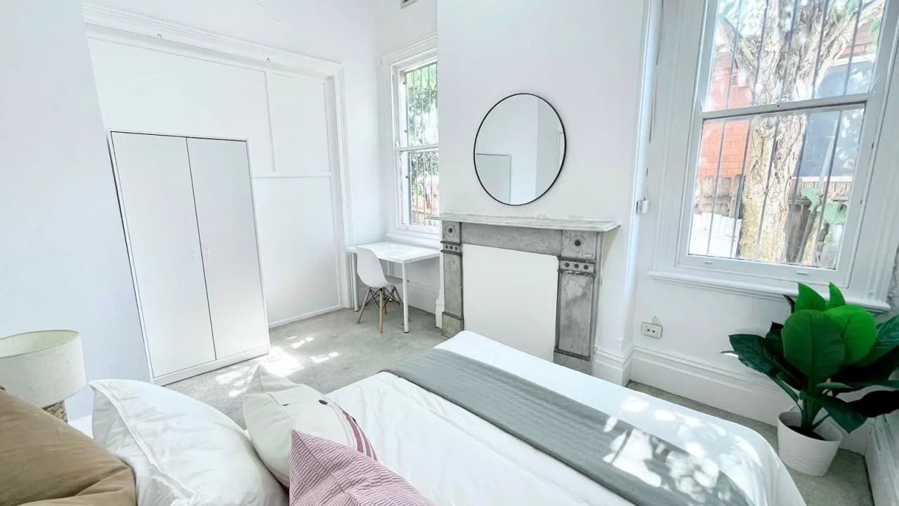 Room in a share house