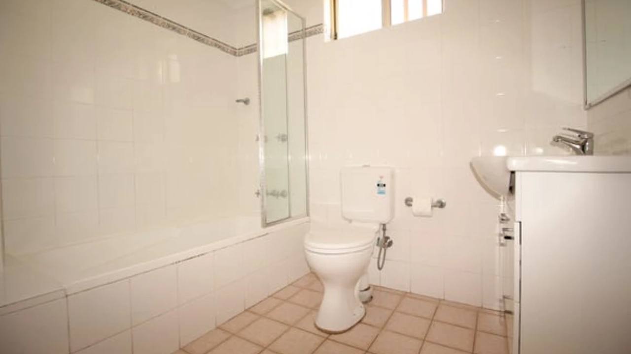 Furnished room with own bathroom