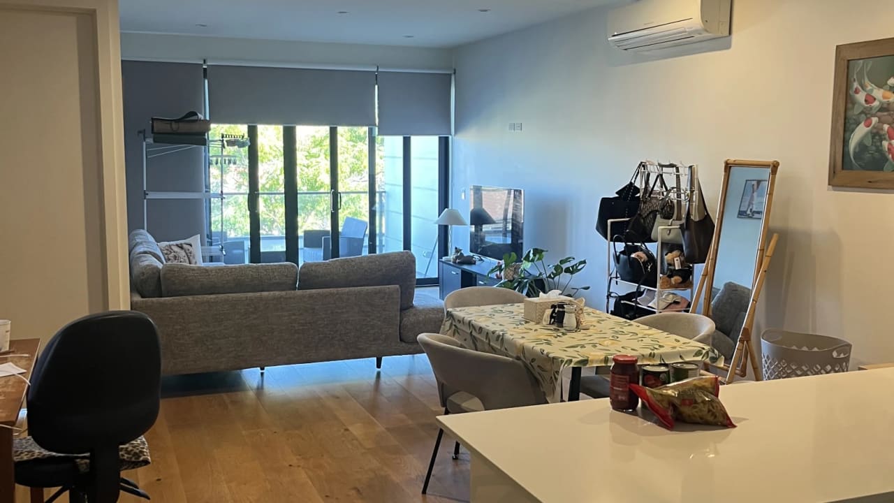 Unfurnished room with own bathroom