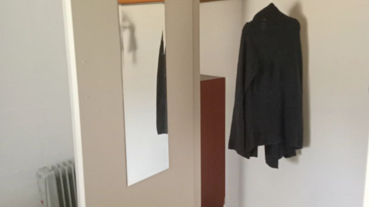 Furnished room in a flatshare