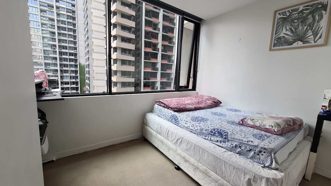 Furnished room in a flatshare