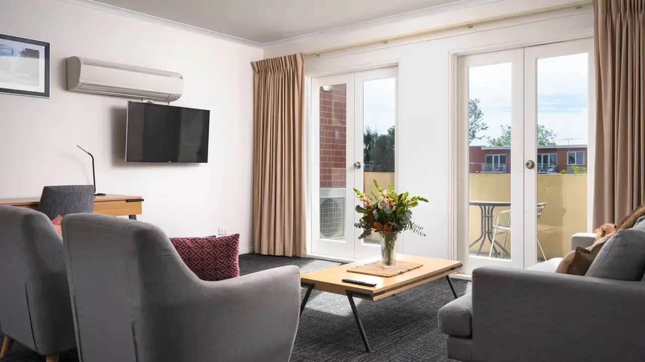 Whole property with 2 rooms for rent