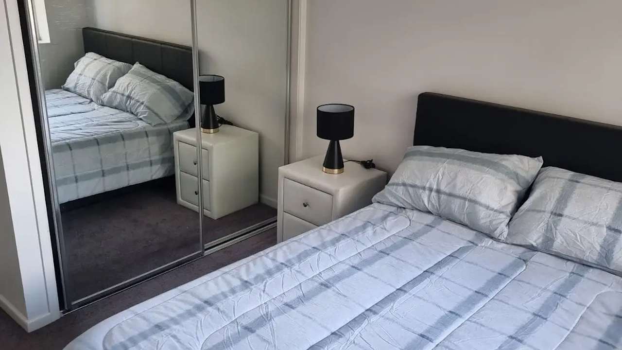 Furnished room in a flatshare