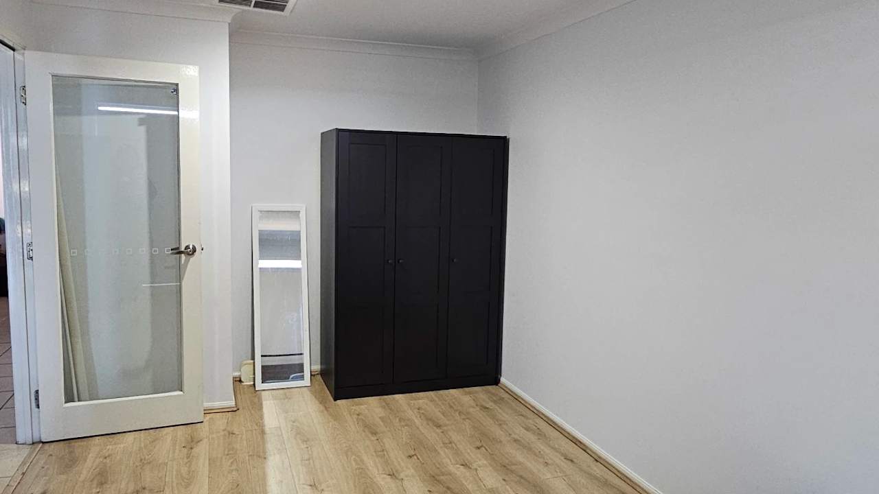 Room in a share house