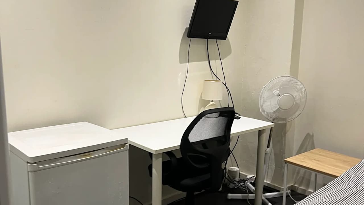 Furnished room in a share house