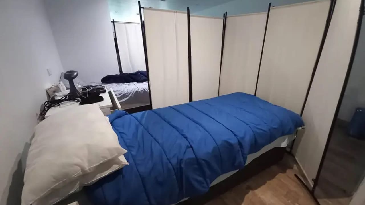 Furnished room in a flatshare