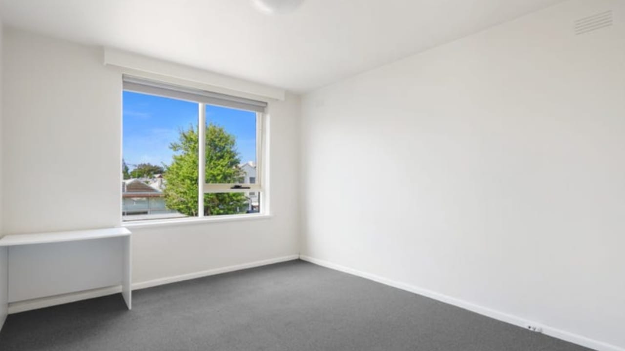 Whole property with 2 rooms for rent