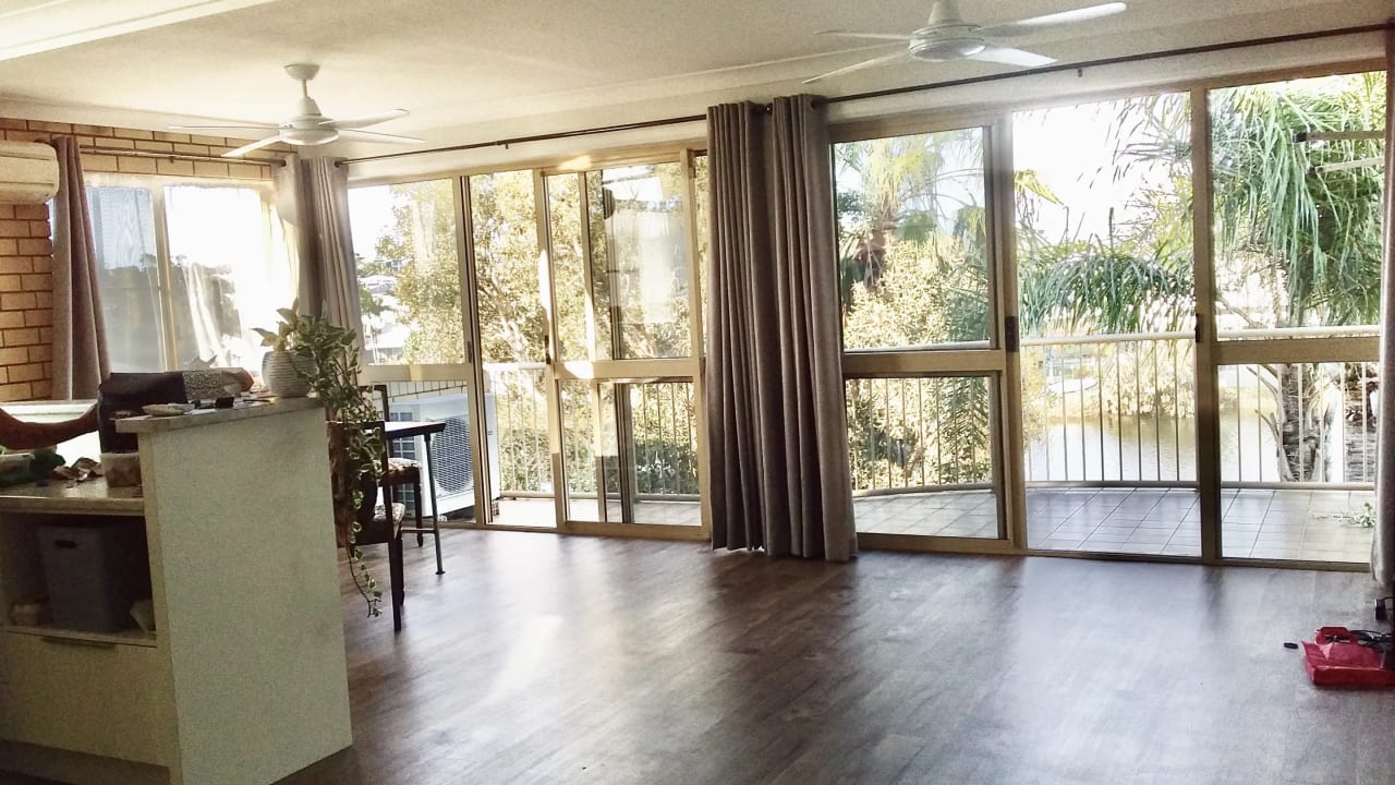 Furnished room in a flatshare