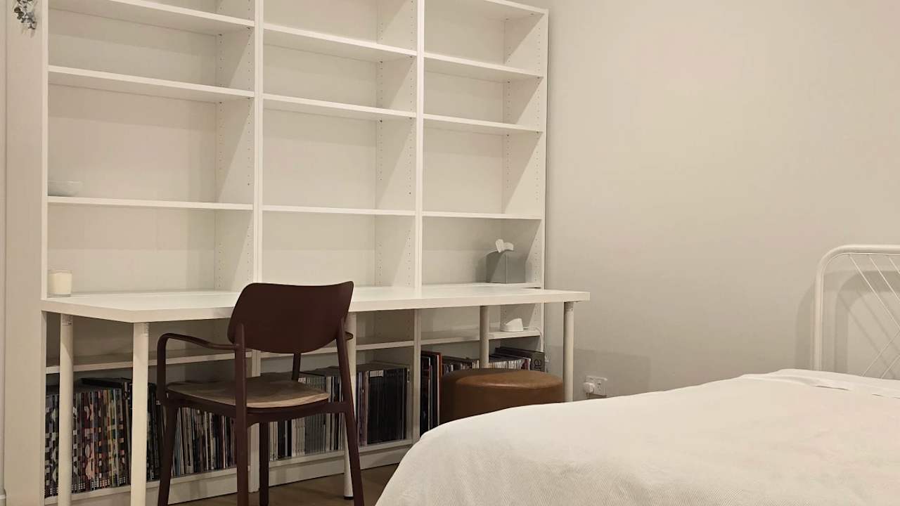 Furnished room in a flatshare