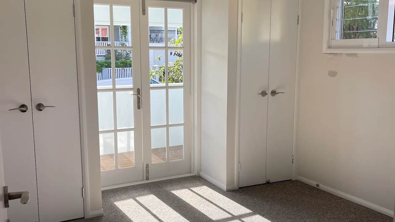Room in a share house