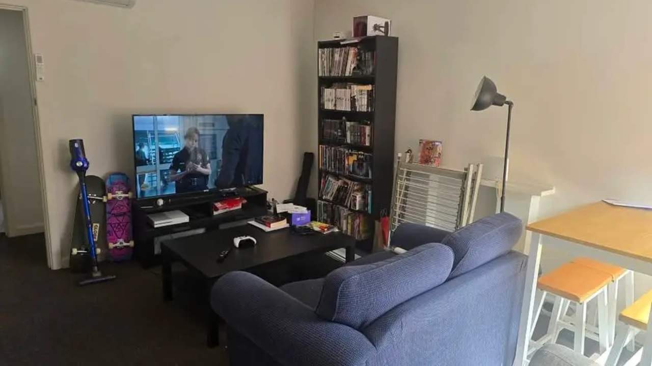 Unfurnished room in a flatshare