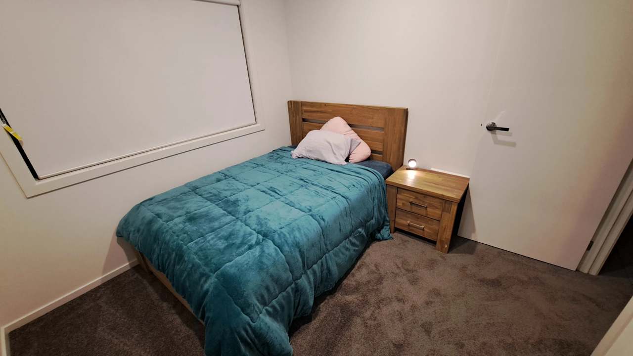 Room in a share house