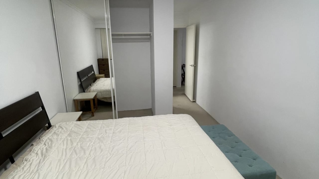 Furnished room with ensuite in a flatshare