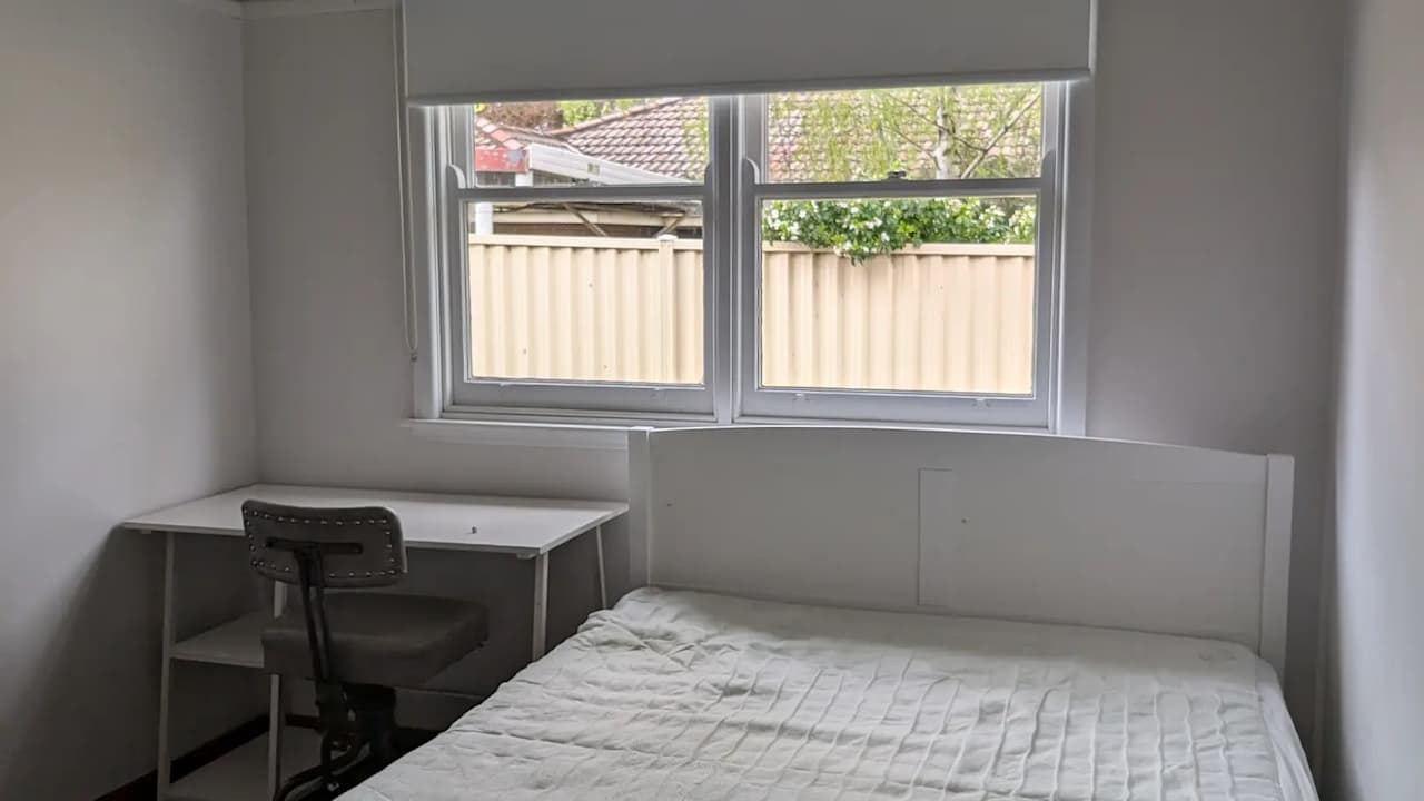 Room in a share house
