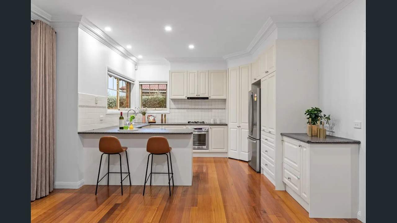 Room in a share house