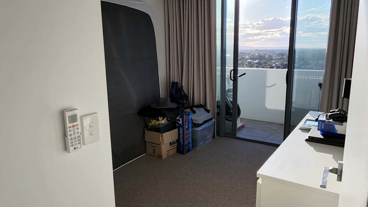 Unfurnished room with own bathroom