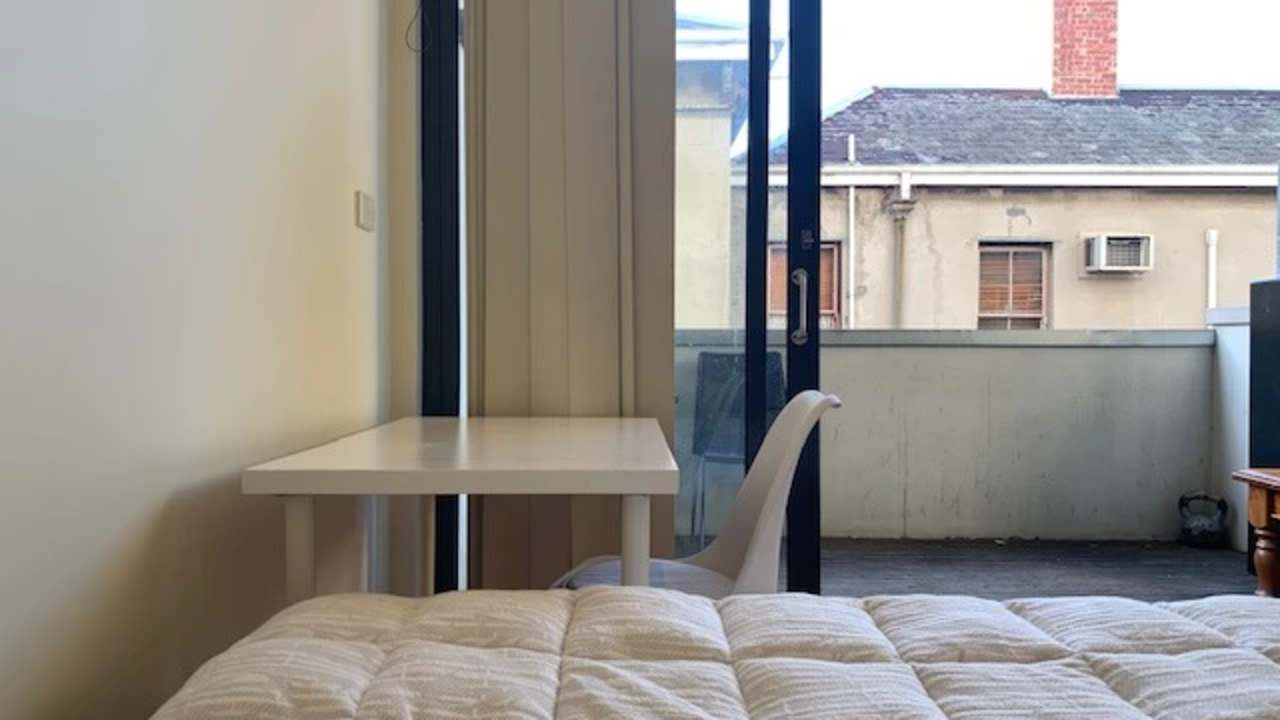 Furnished room in a flatshare