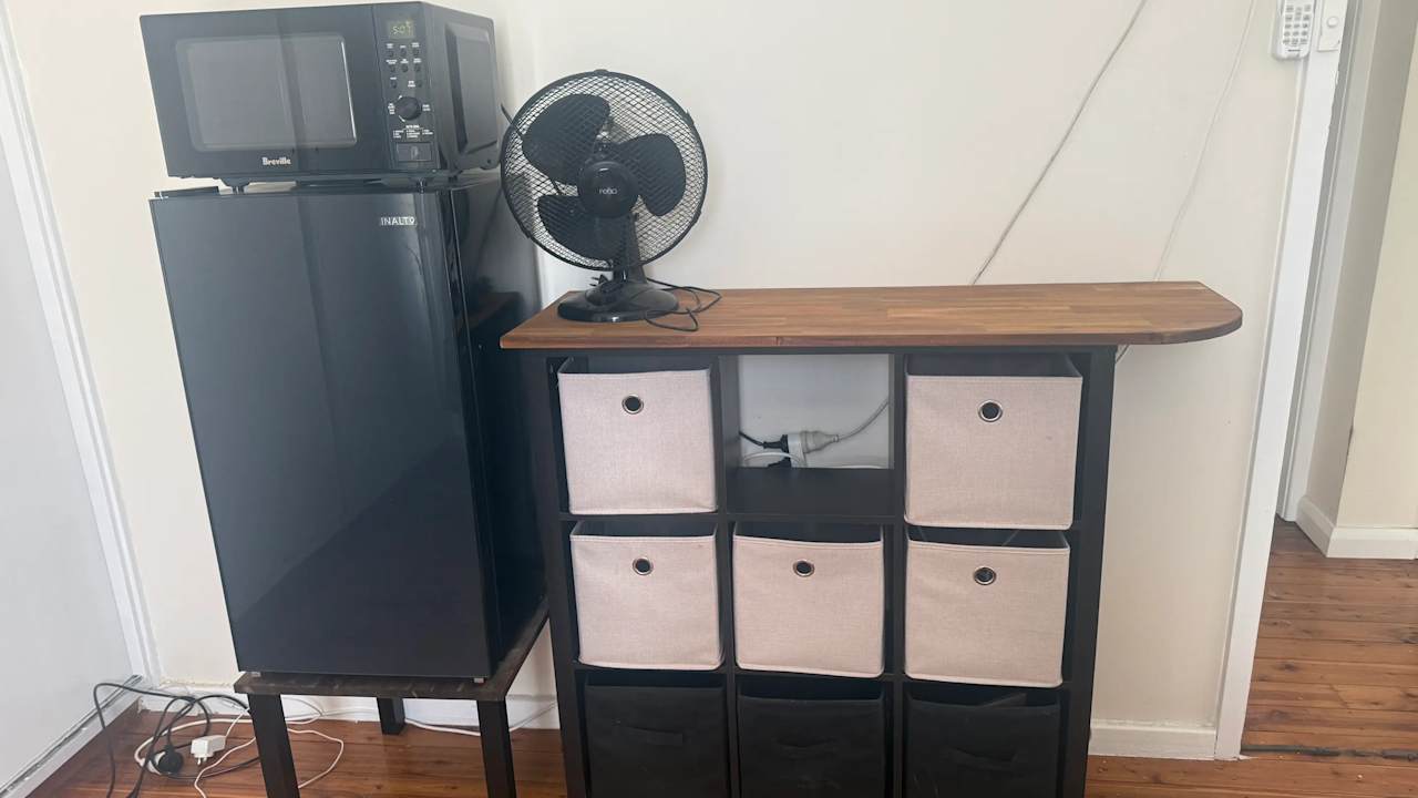 Furnished room in a share house