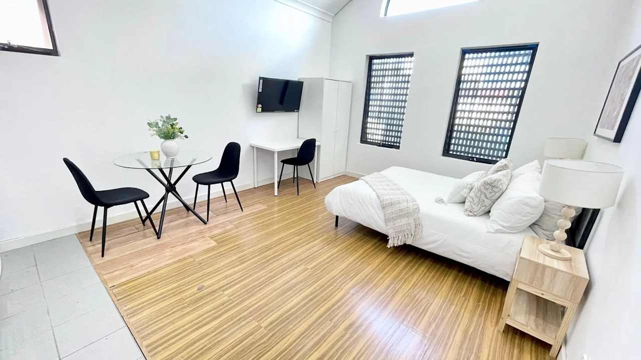 Room studio flat for rent