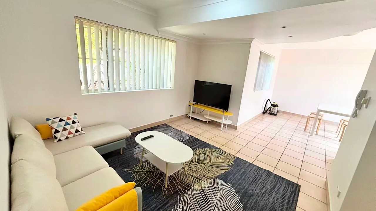 Whole property with 3 rooms for rent