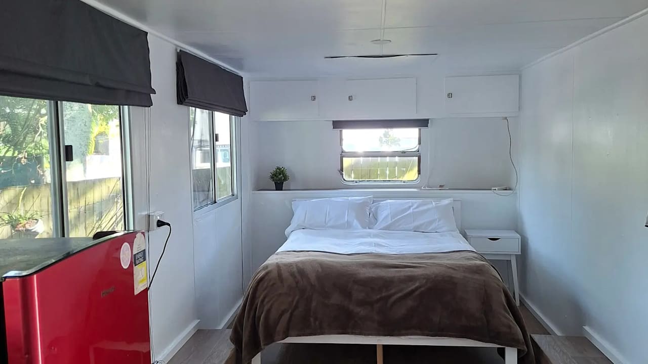 Furnished room studio flat for rent