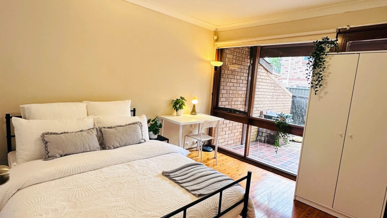 Furnished room in a share house