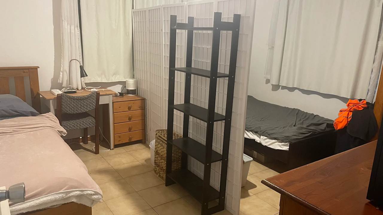 Furnished room in a share house