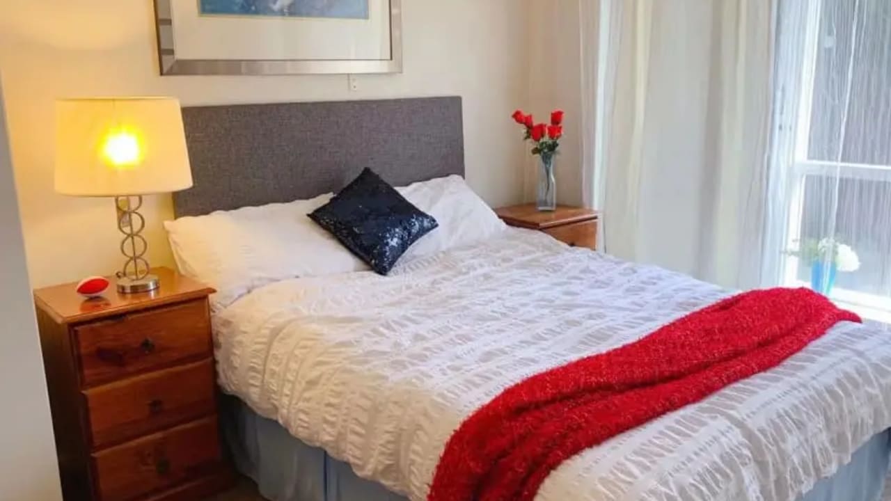 Furnished room in a flatshare