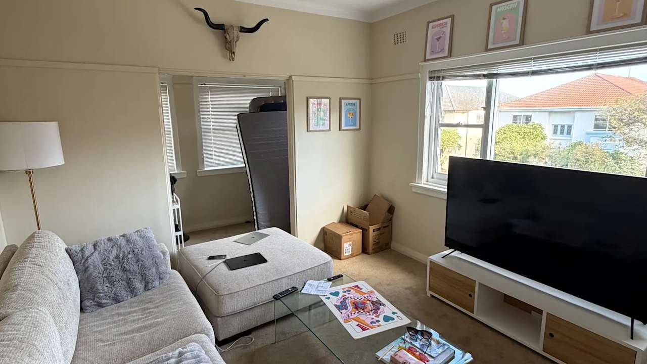 Furnished room in a flatshare