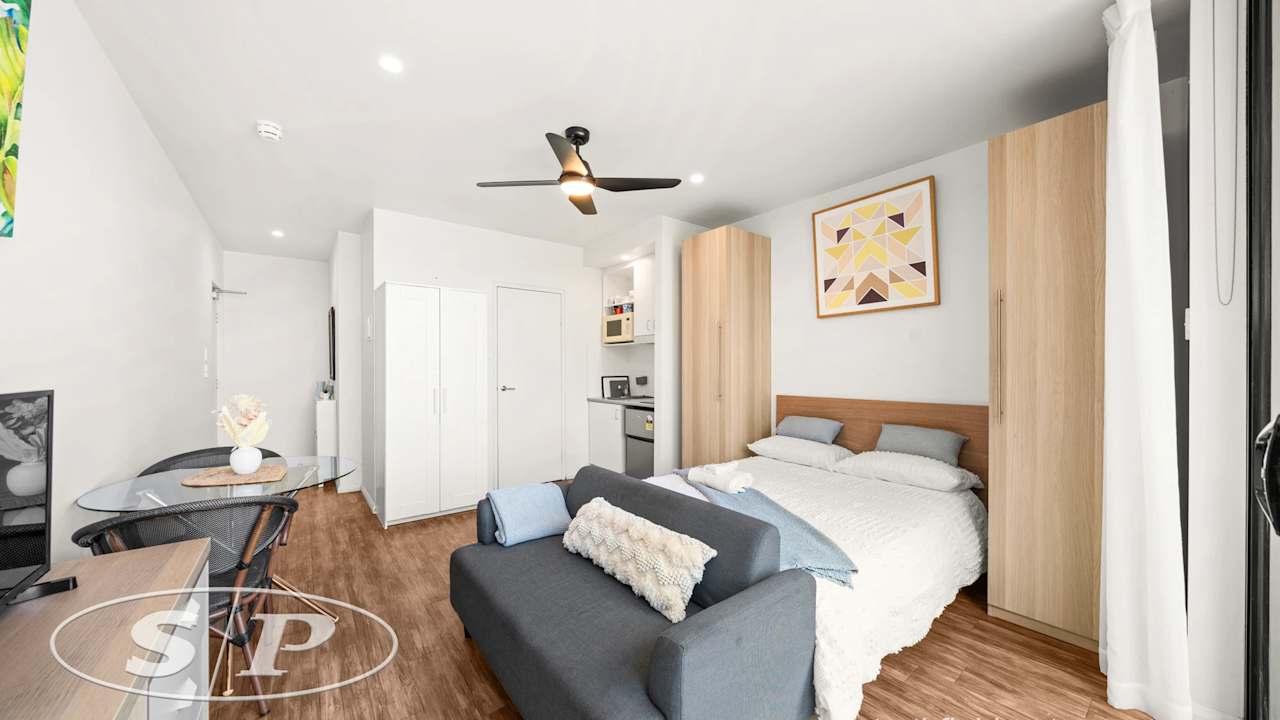 Furnished room studio flat for rent
