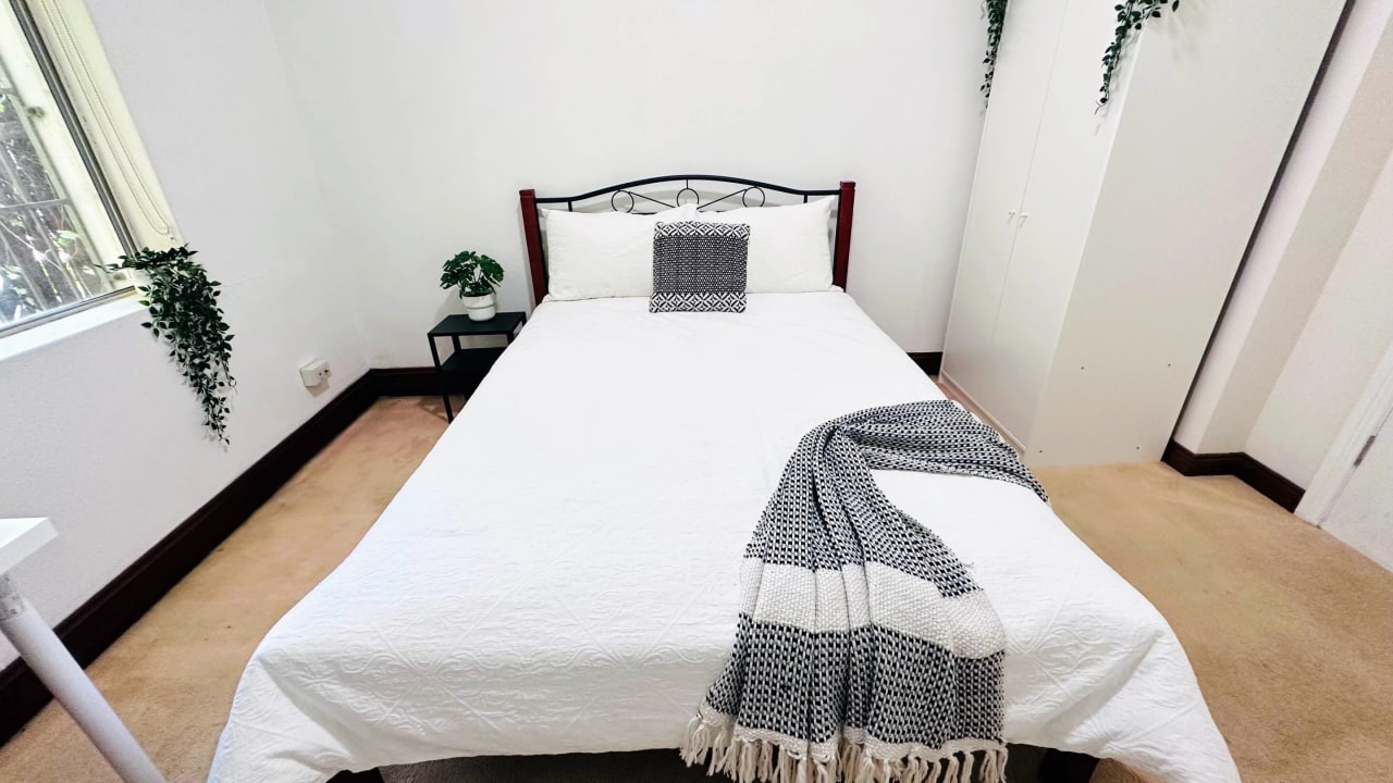 Furnished room in a share house