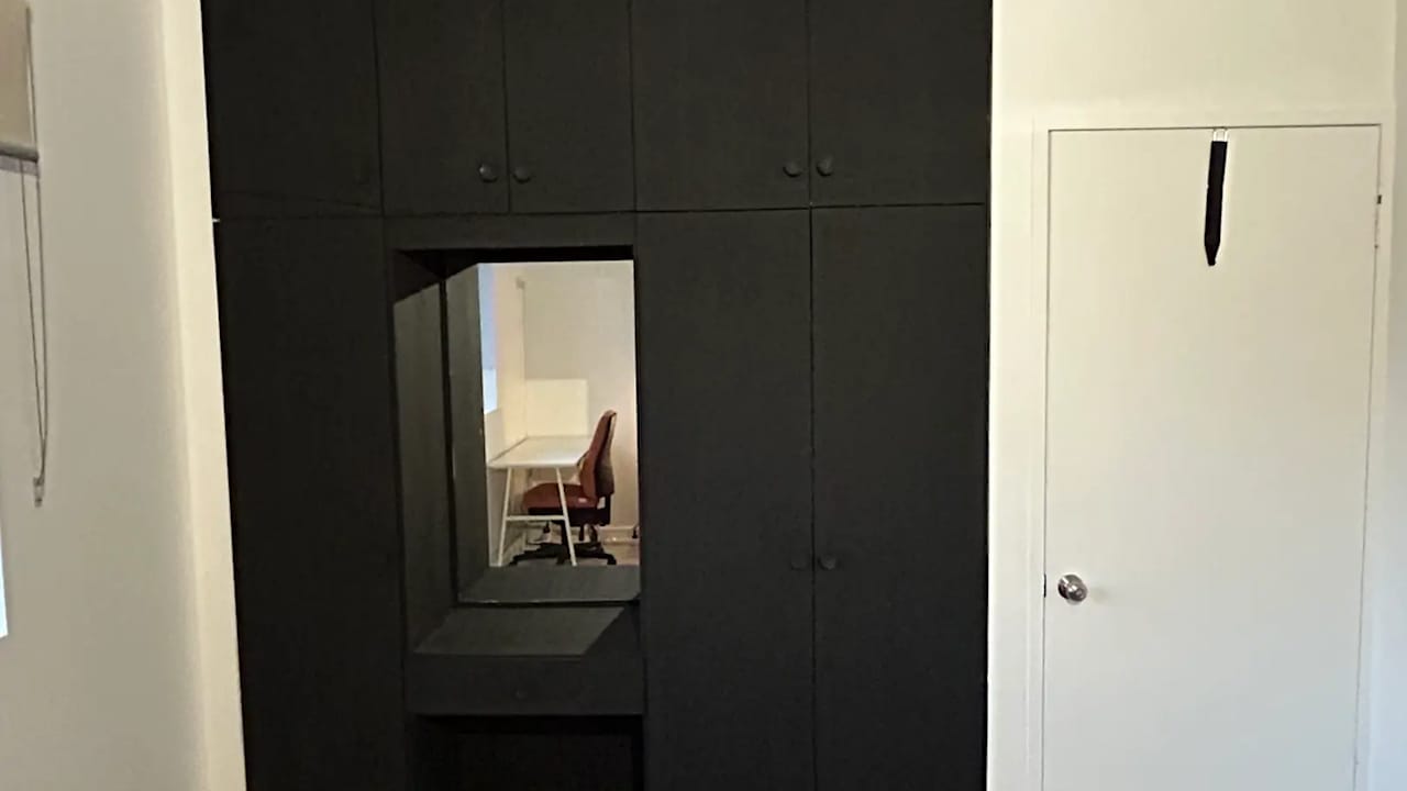 Furnished room in a share house