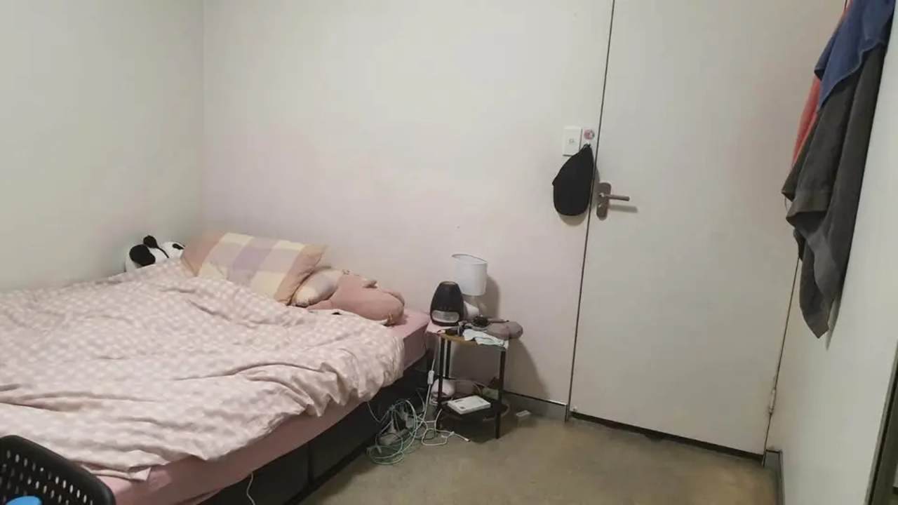 Furnished room in a flatshare