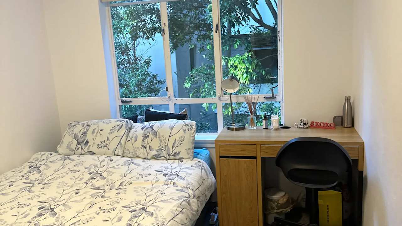 Furnished room in a flatshare