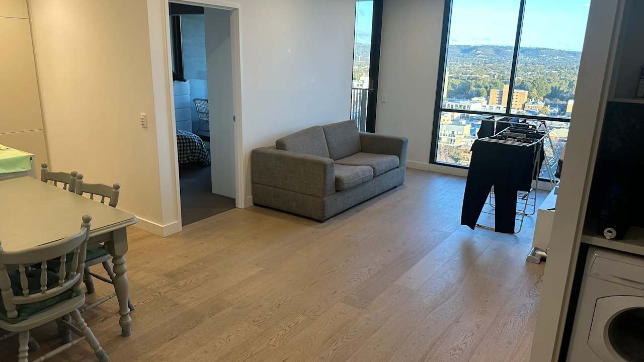 Furnished room in a flatshare