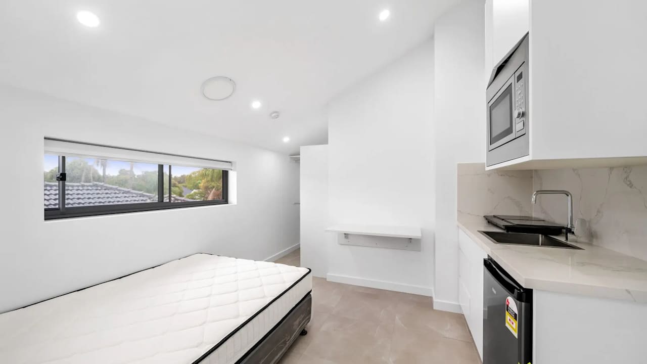 Furnished room studio flat for rent