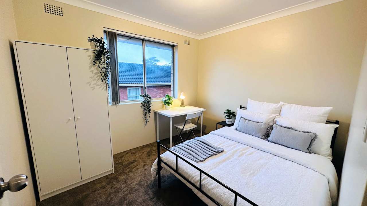 Furnished room in a flatshare