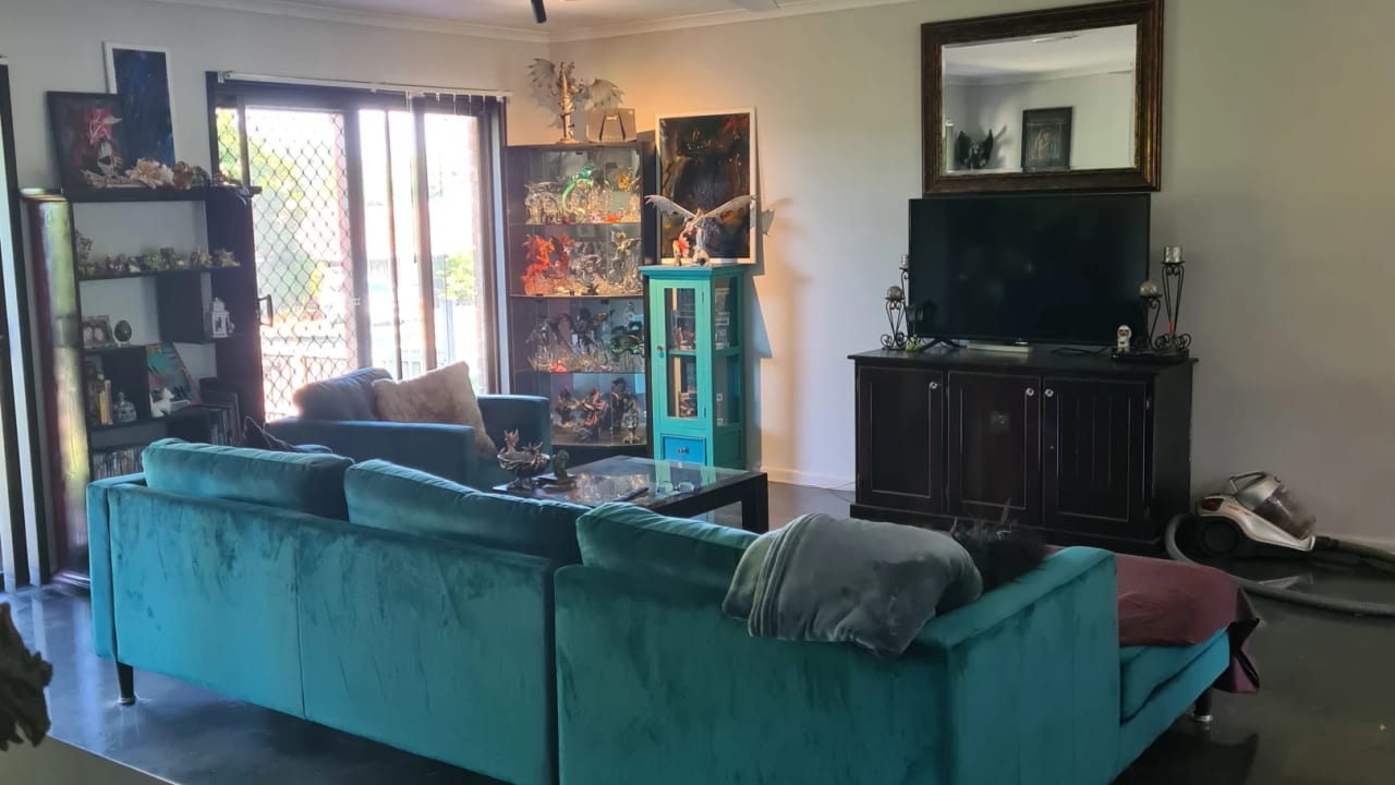 Unfurnished room with own bathroom