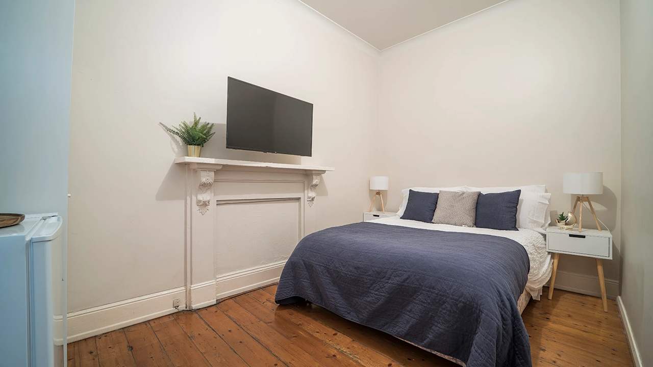 Furnished room in a share house