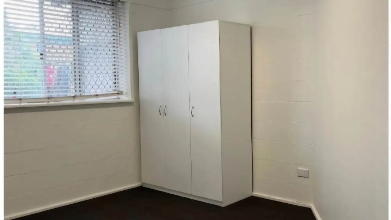 Unfurnished room in a flatshare