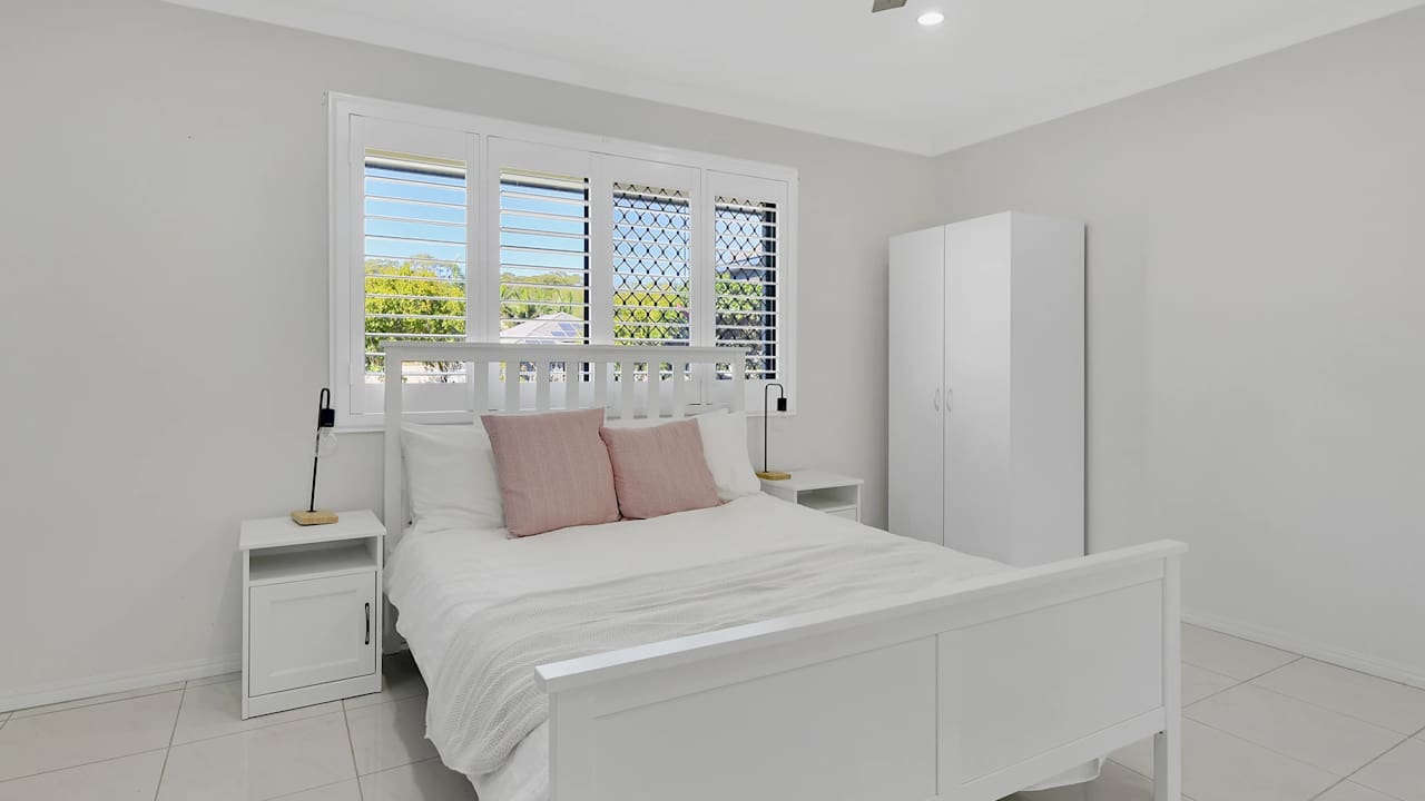 Furnished room with ensuite in a share house