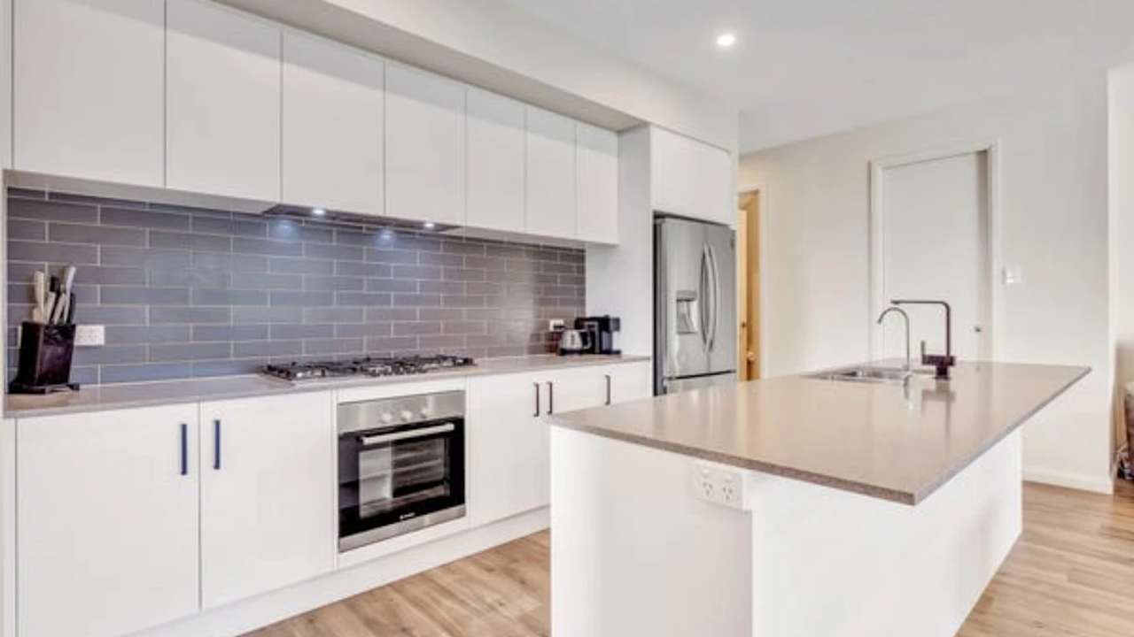Unfurnished room in a share house